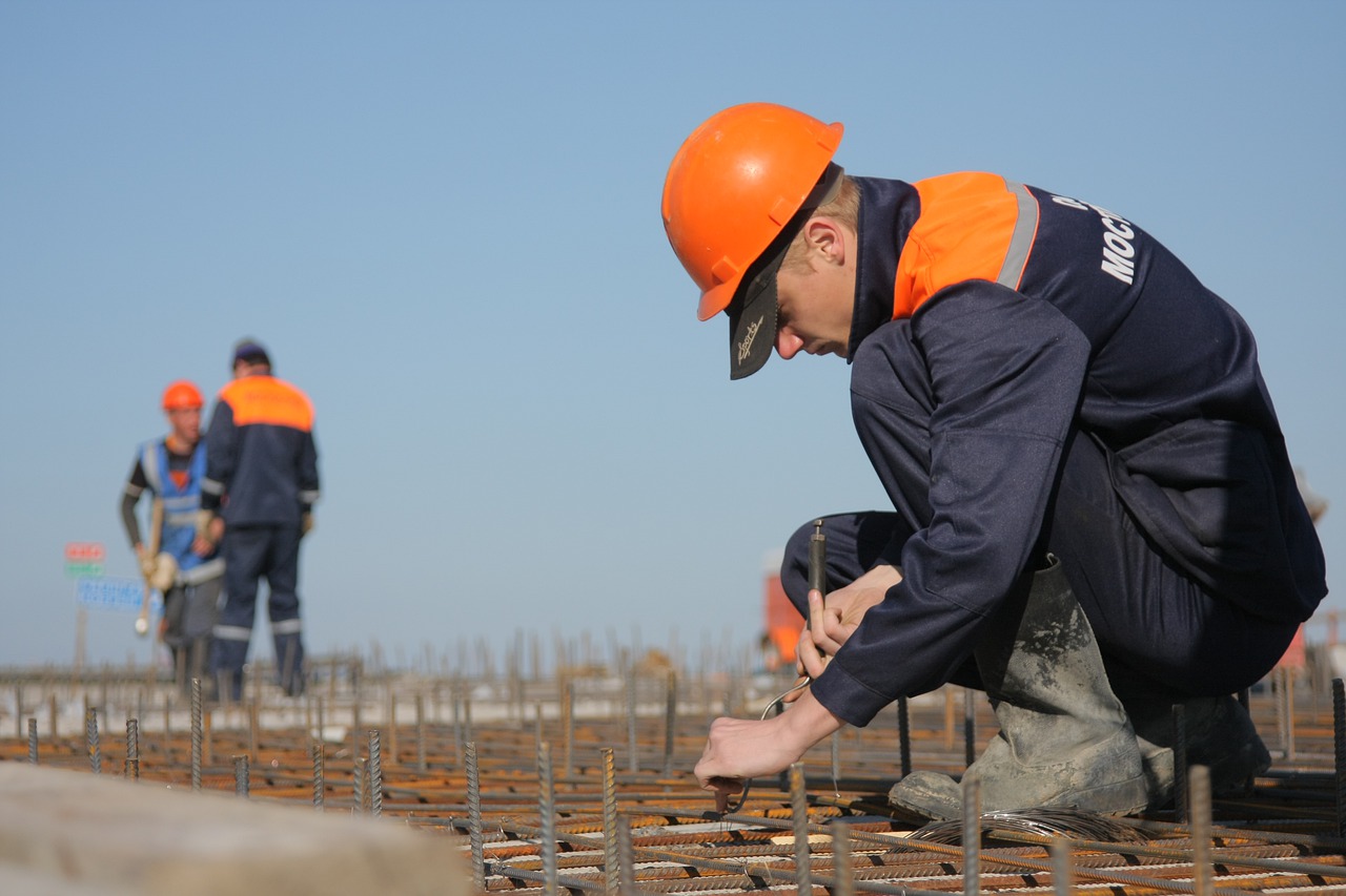Pros of Hiring a Professional Commercial General Contractor